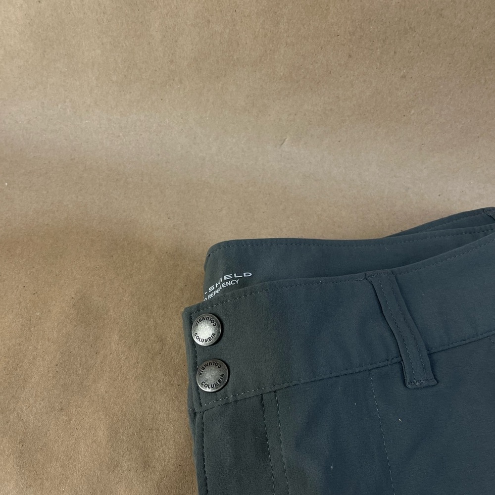 Columbia Women’s Gray Transformer Pants (Size 10) - Picture 2 of 4